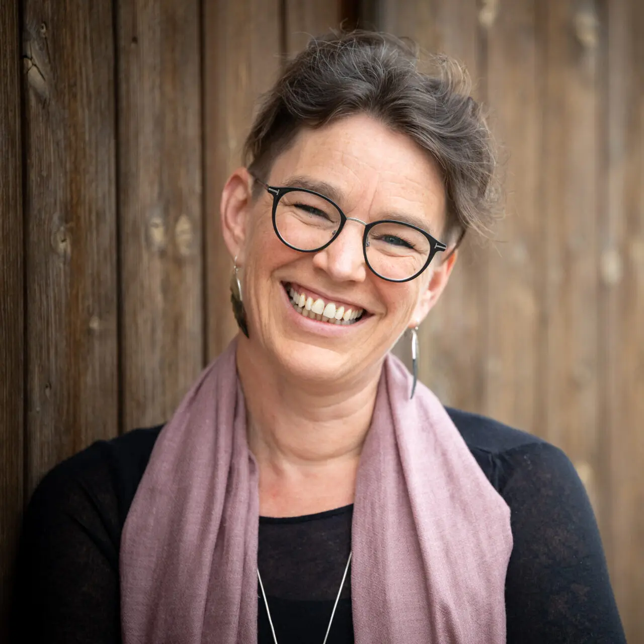 anne-fierhauser Portraitfoto von Gesichtleserin Anne Fierhauser